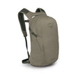 Beige Osprey Daylite ryggsäck isolerad med synliga axelremmar och mesh-paneler